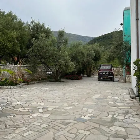 Pensjonat Zotaj *